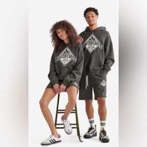 NWOT Roots Beaver Canoe Sweatsuit Gender Free